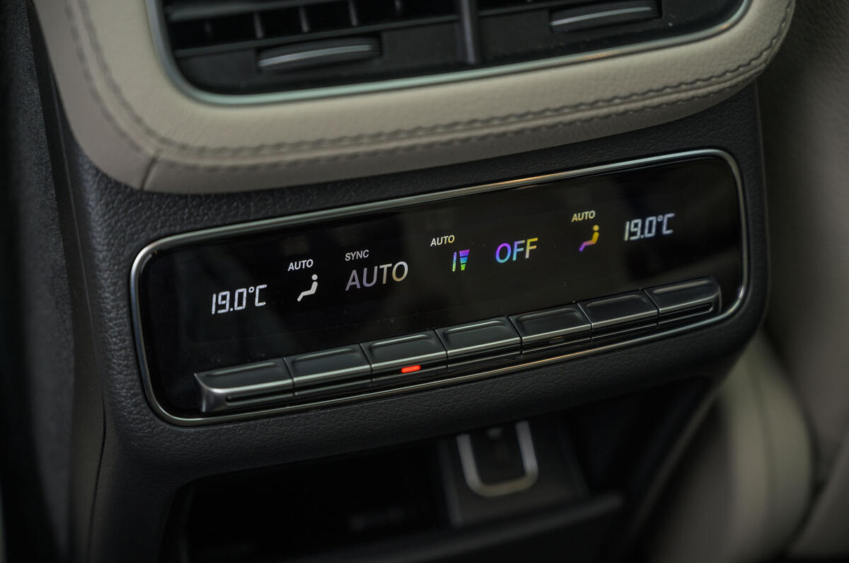 Mercedes-Benz GLS 2020 road test review - rear climate controls Mercedes-Benz GLS 2020 road test review - rear climate controls