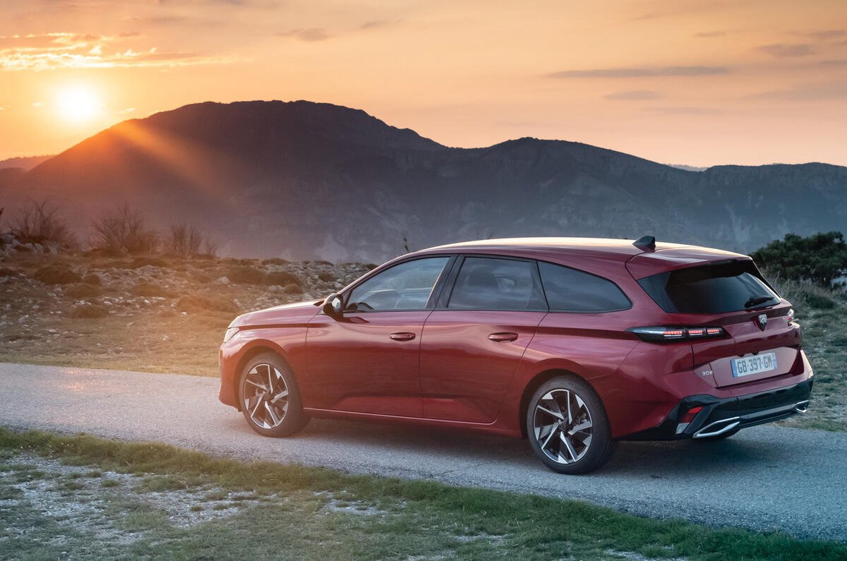 19 Peugeot 308 SW 2021 first drive static rear 19 Peugeot 308 SW 2021 first drive static rear