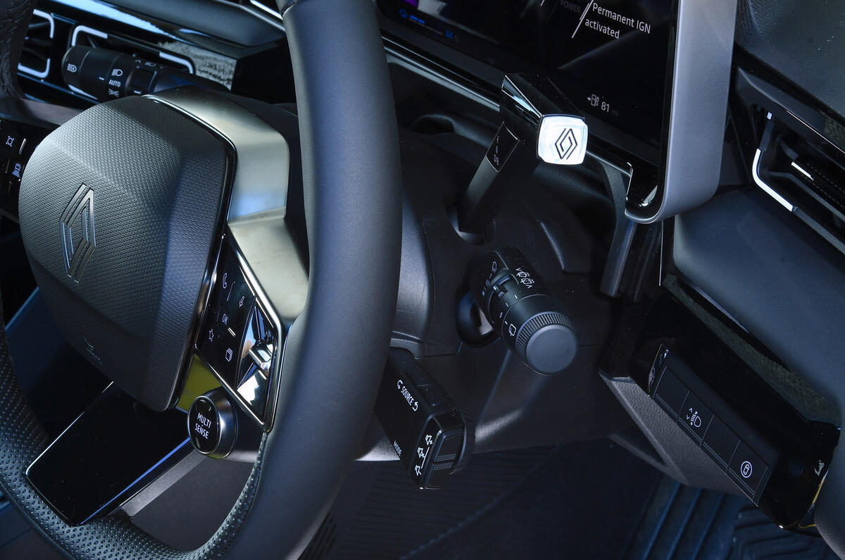 19 Renault 5 2025 road test review stalks