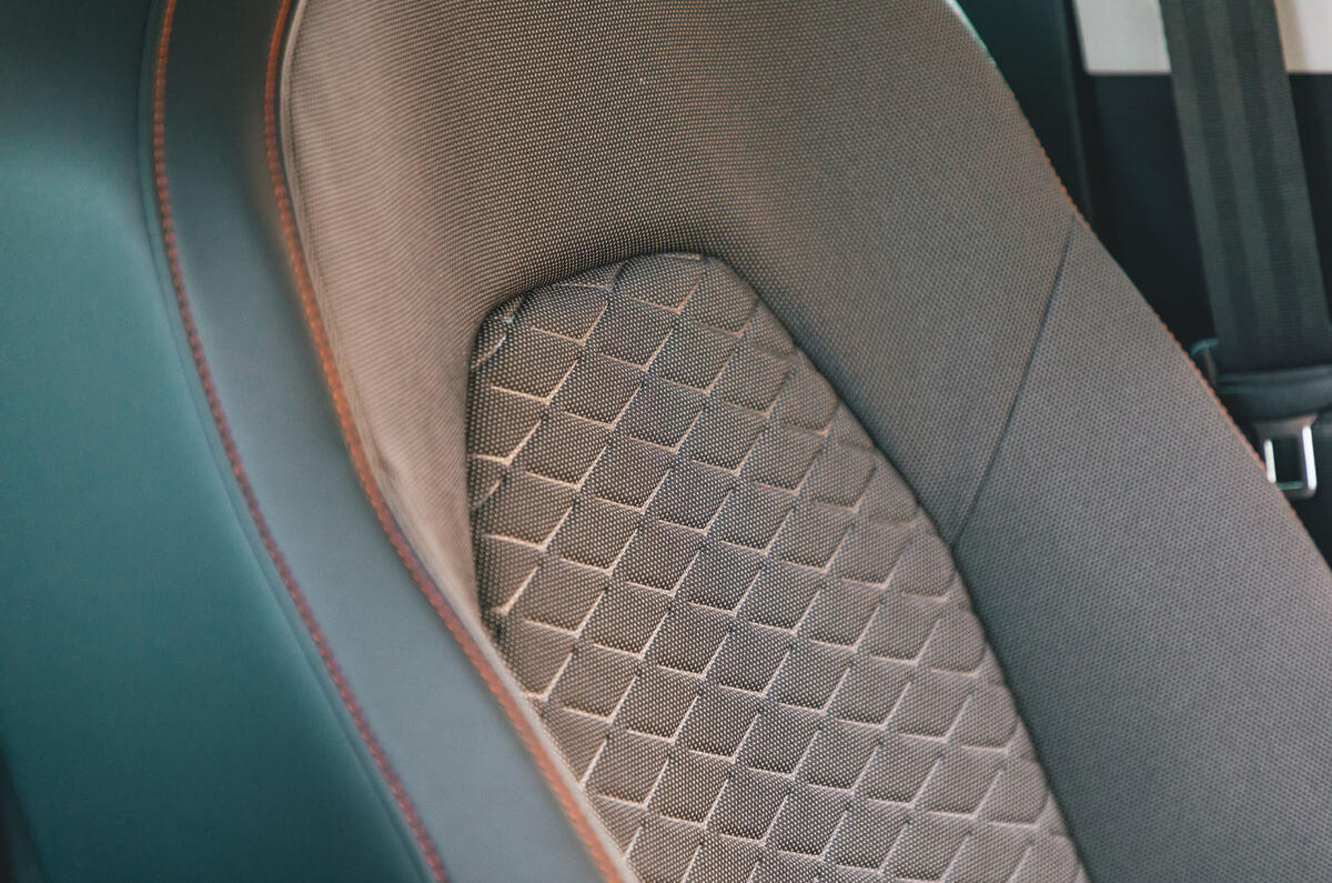 Seat Leon eHybrid 2020 road test review - front seat details