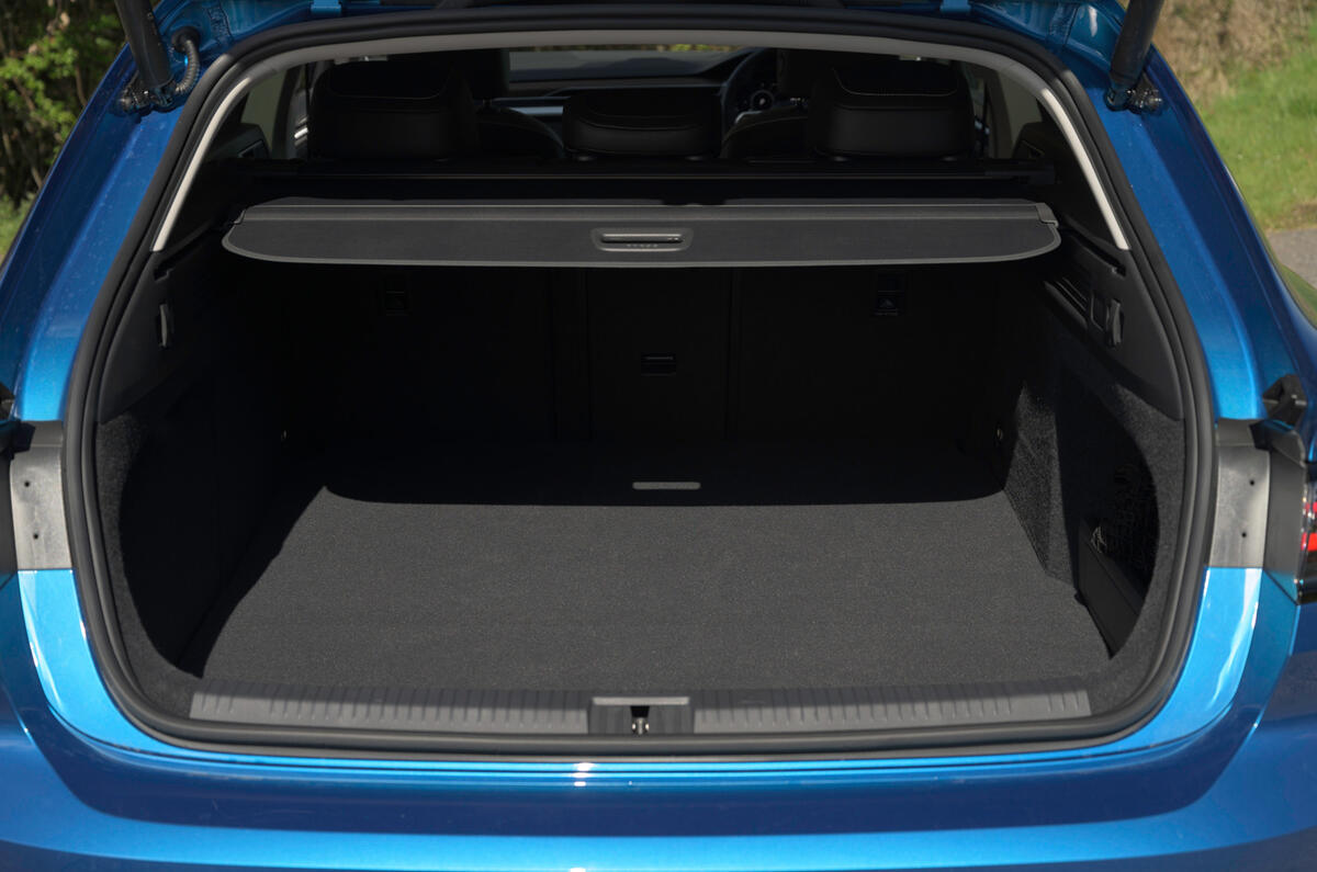 19 Volkswagen Arteon Shooting Brake 2021 RT boot