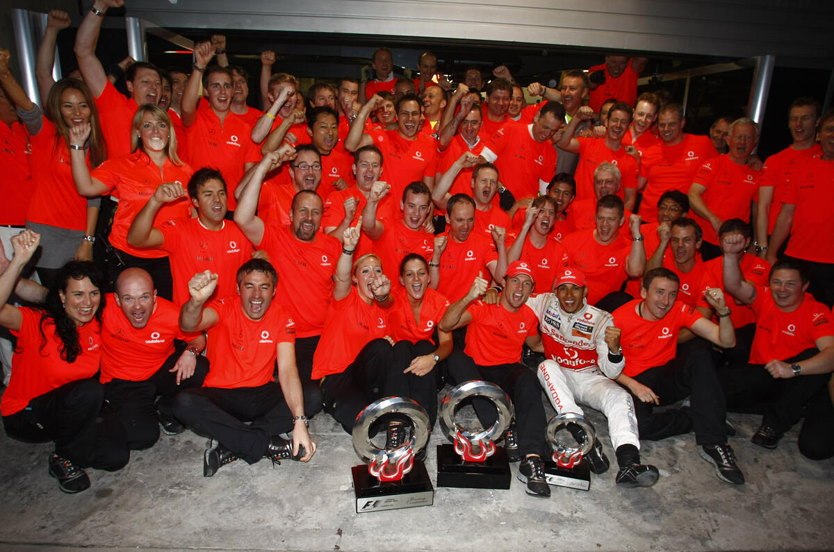 Button wins Chinese GP - pics