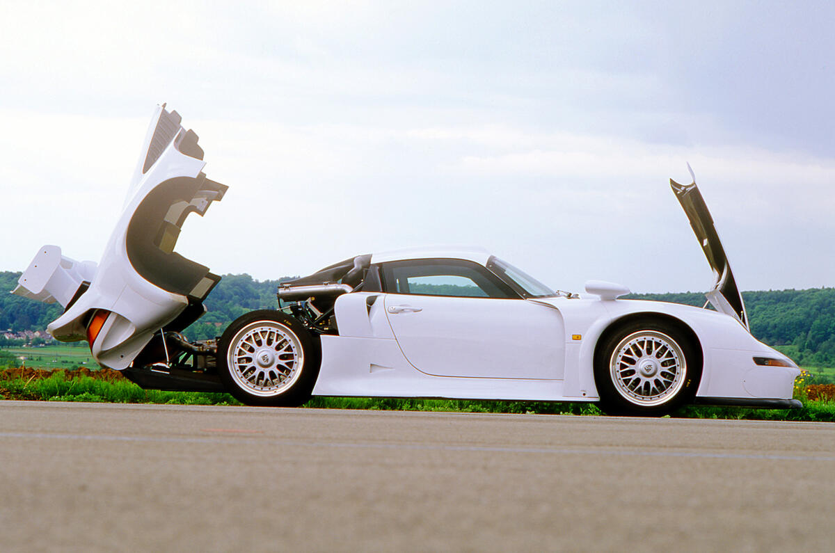 no title 1996 Porsche 911 GT1