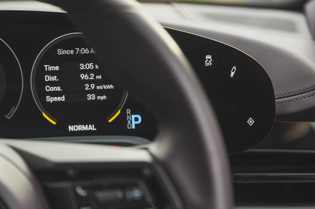 19 Porsche Taycan RWD capacitivecontrols