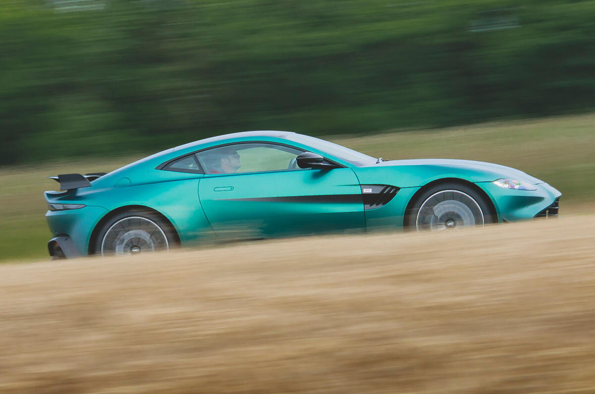 2 Aston Martin Vantage F1 2021 RT hero side 2 Aston Martin Vantage F1 2021 RT hero side