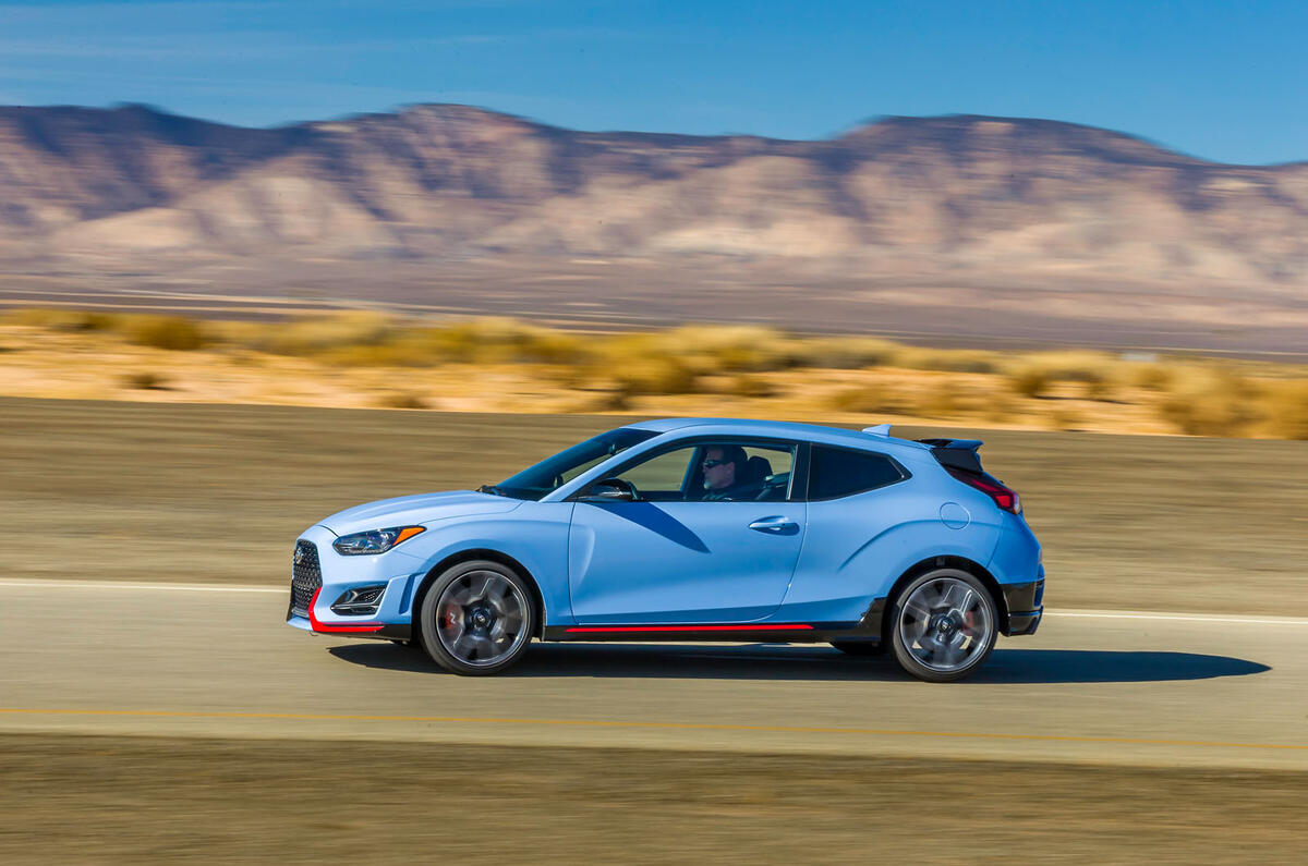 Hyundai Veloster N 2018 review - hero side