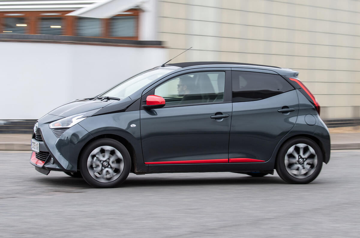 2 Toyota Aygo 2019 UK RT hero side 2 Toyota Aygo 2019 UK RT hero side
