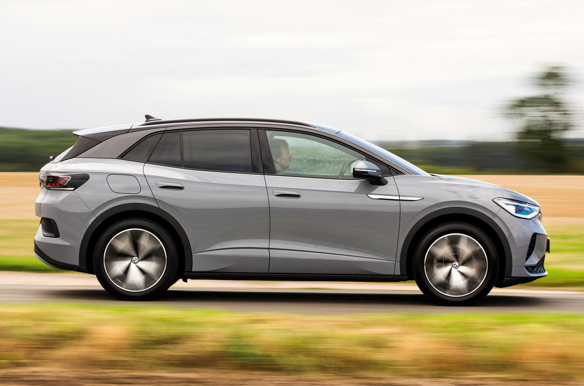 2 Volkswagen ID 4 2021 road test review tracking side 2 Volkswagen ID 4 2021 road test review tracking side