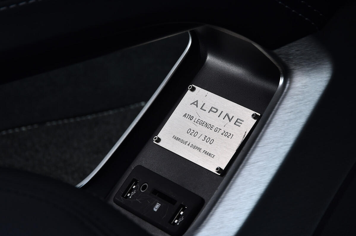 20 Alpine A110 Legende GT 2022 RT plaque