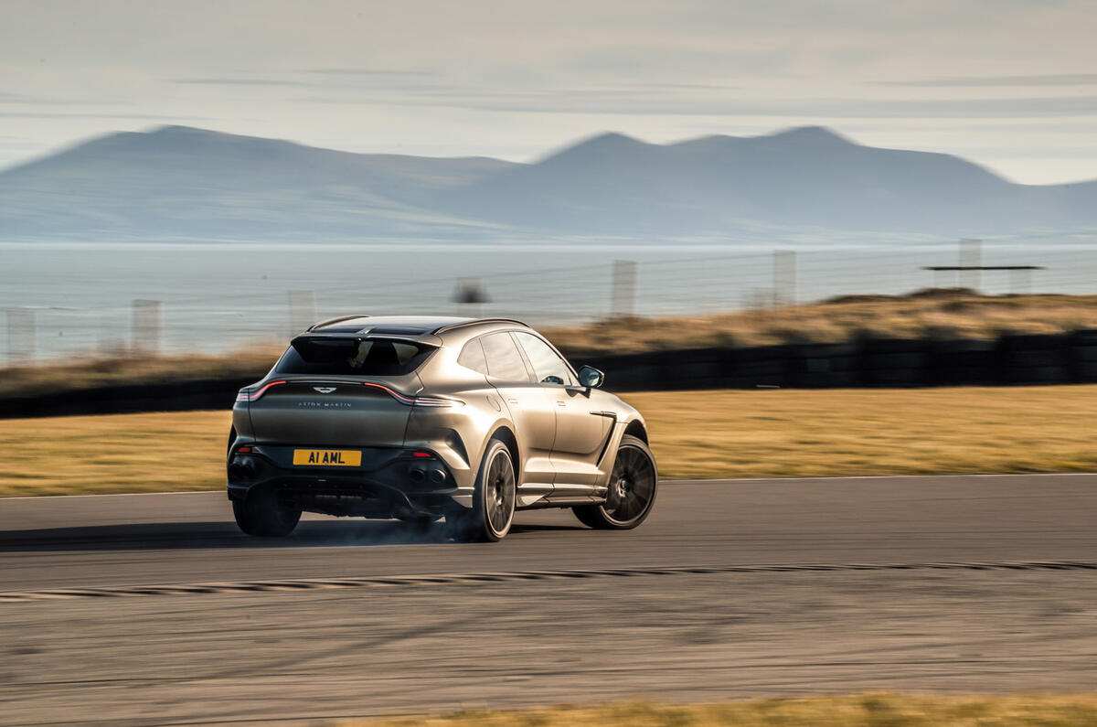 20 Aston Martin DBX 707 RT 2022 rear corner oversteer 20 Aston Martin DBX 707 RT 2022 rear corner oversteer