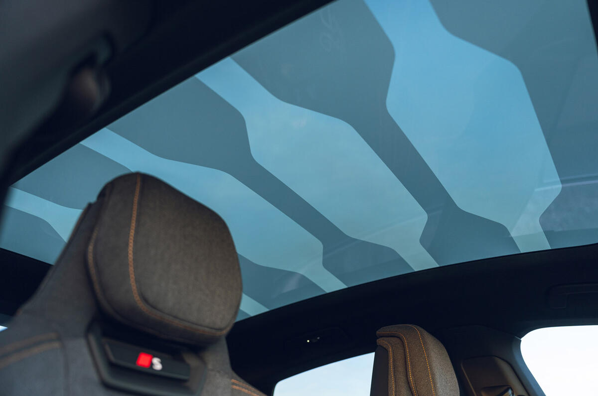 20 Audi S E Tron GT 2024 review pano roof