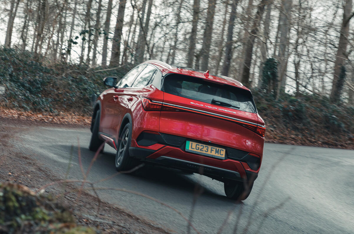 20 BYD Atto 3 RT 2023 rear cornering