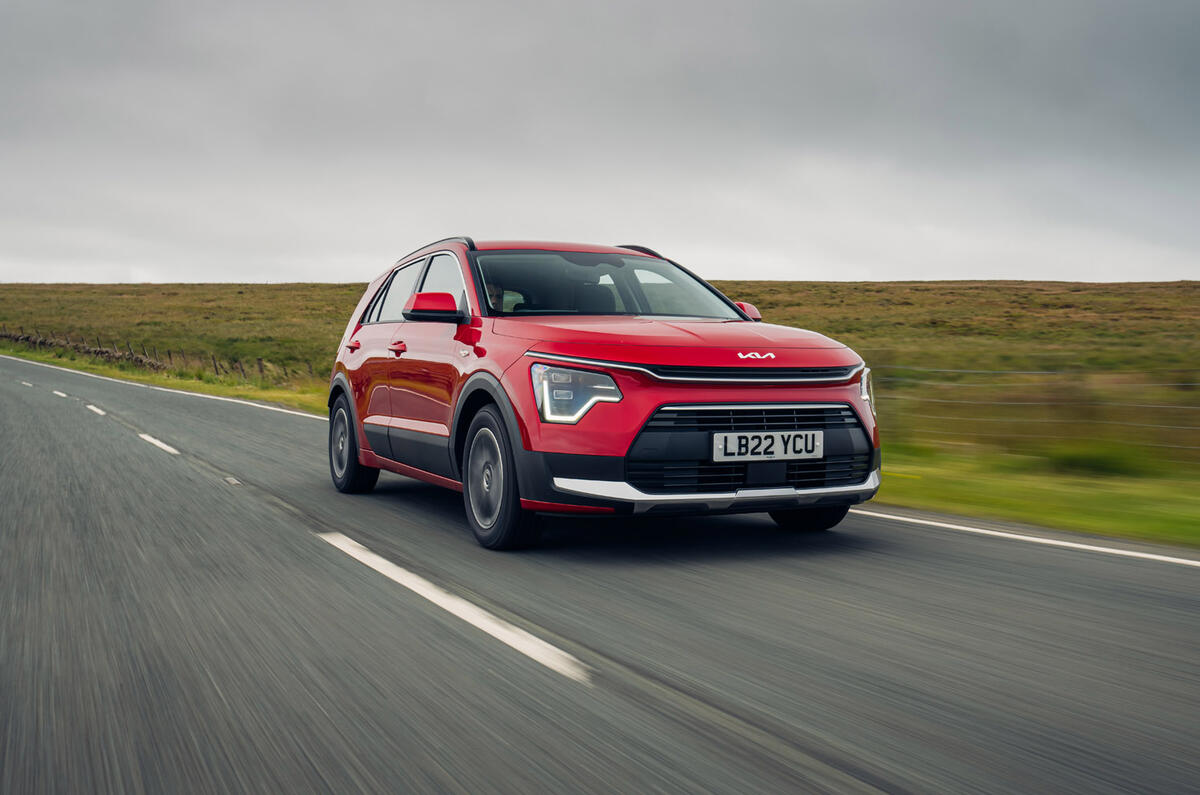 20 Kia Niro HEV FD 2022 front track