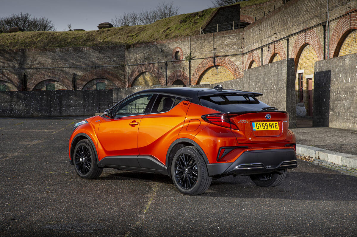 20 Toyota C HR 2021 RT static rear