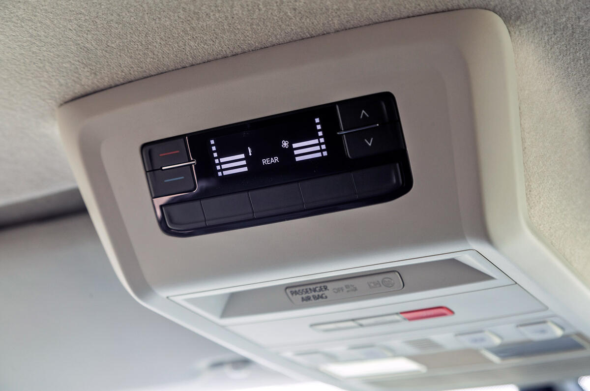 20 Volkswagen Transporter 2022 road test review rear climate