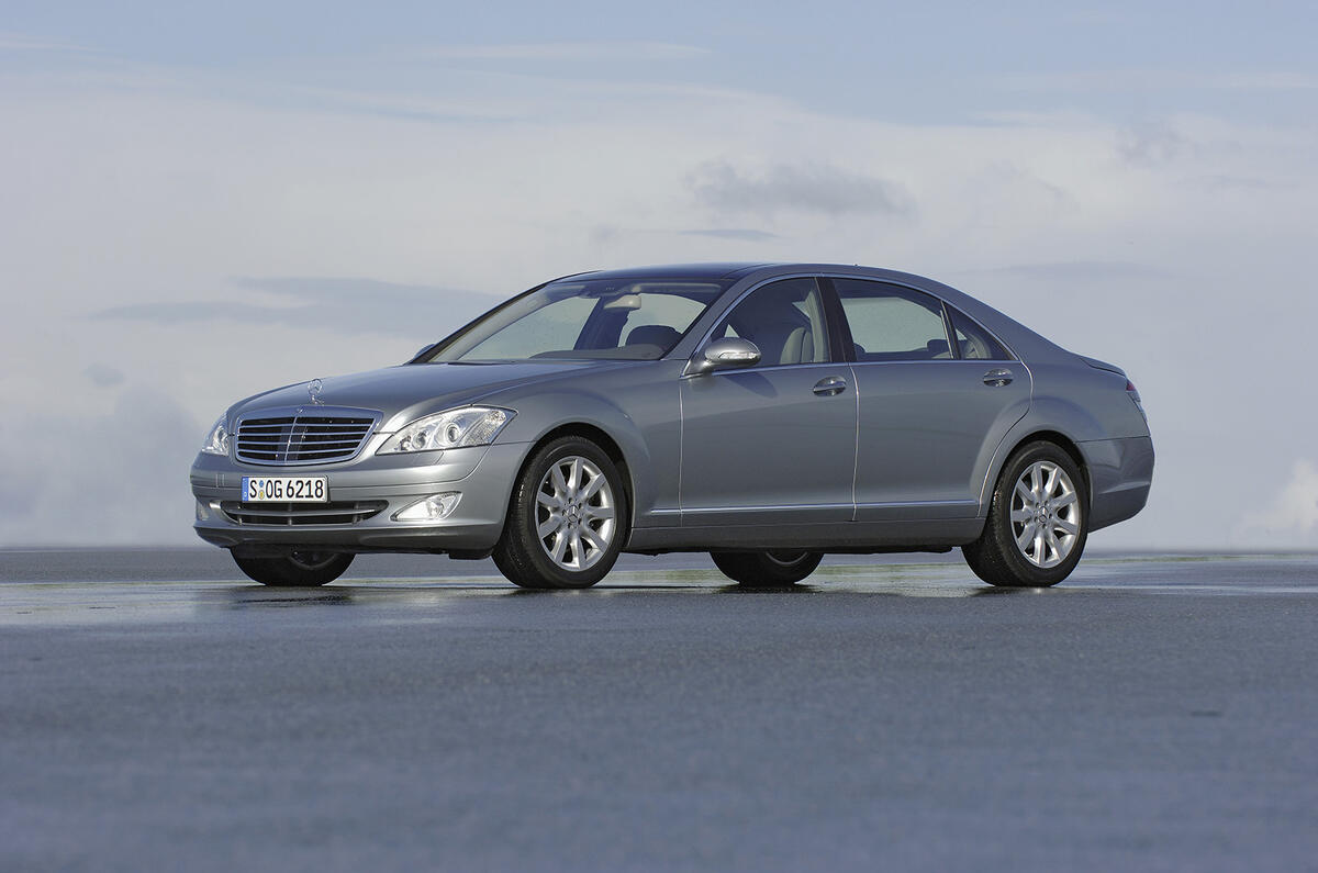 no title History of the Mercedes S-class - picture special