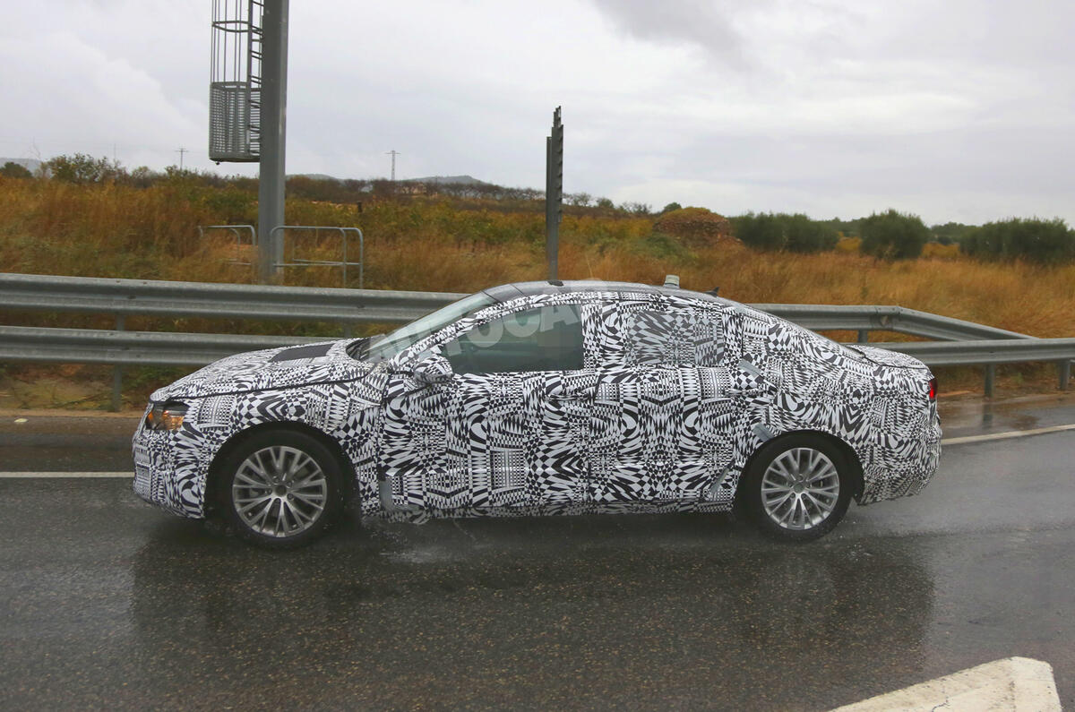 no title New Volkswagen Passat spotted - first pictures