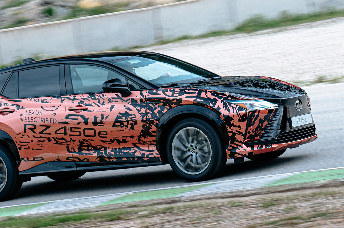 2022 Lexus RZ450e MtE 024