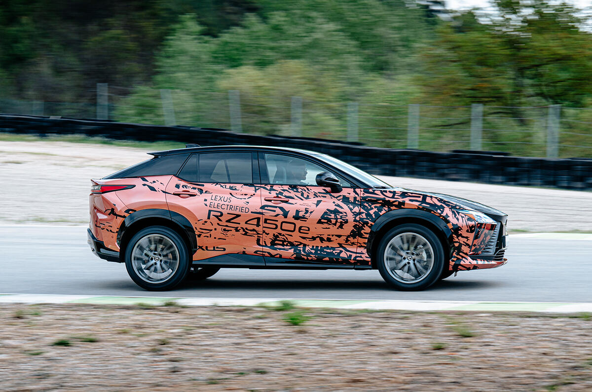 2022 Lexus RZ450e MtE 026