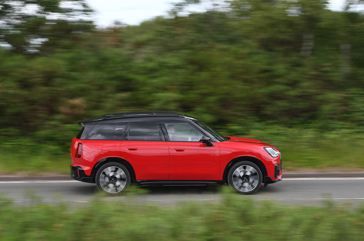 2024 Mini Countryman side view 2 2024 Mini Countryman side view 2