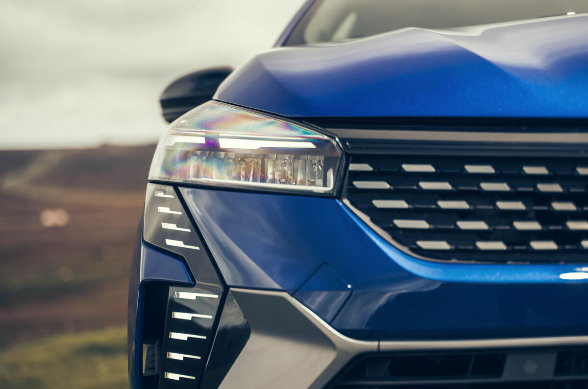 2024 Renault Clio grille