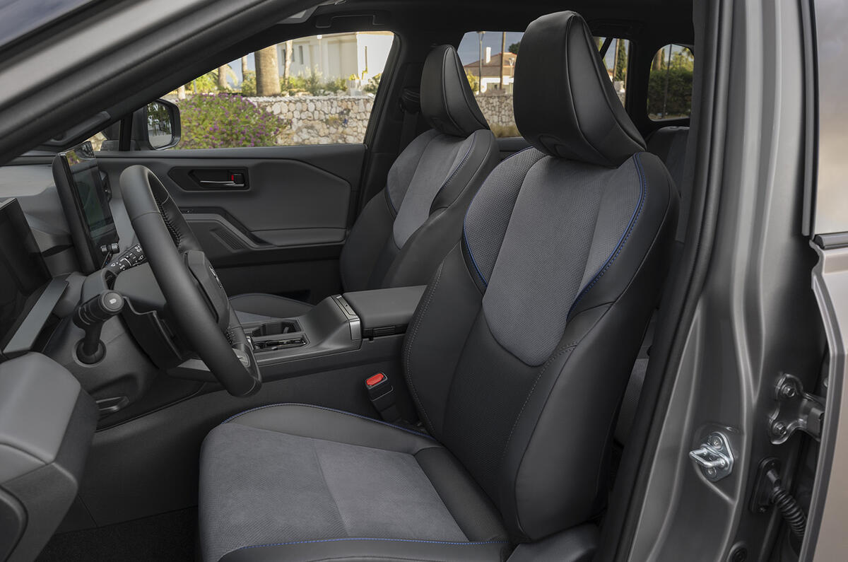 2026 RAV4 PHEV  Avantgarde Bronze interior 041