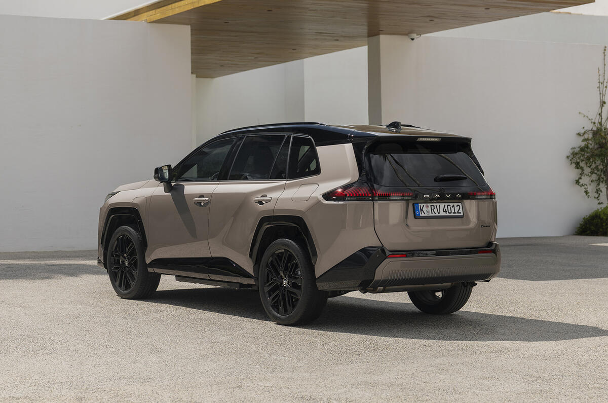 2026 RAV4 PHEV  Avantgarde Bronze static 050