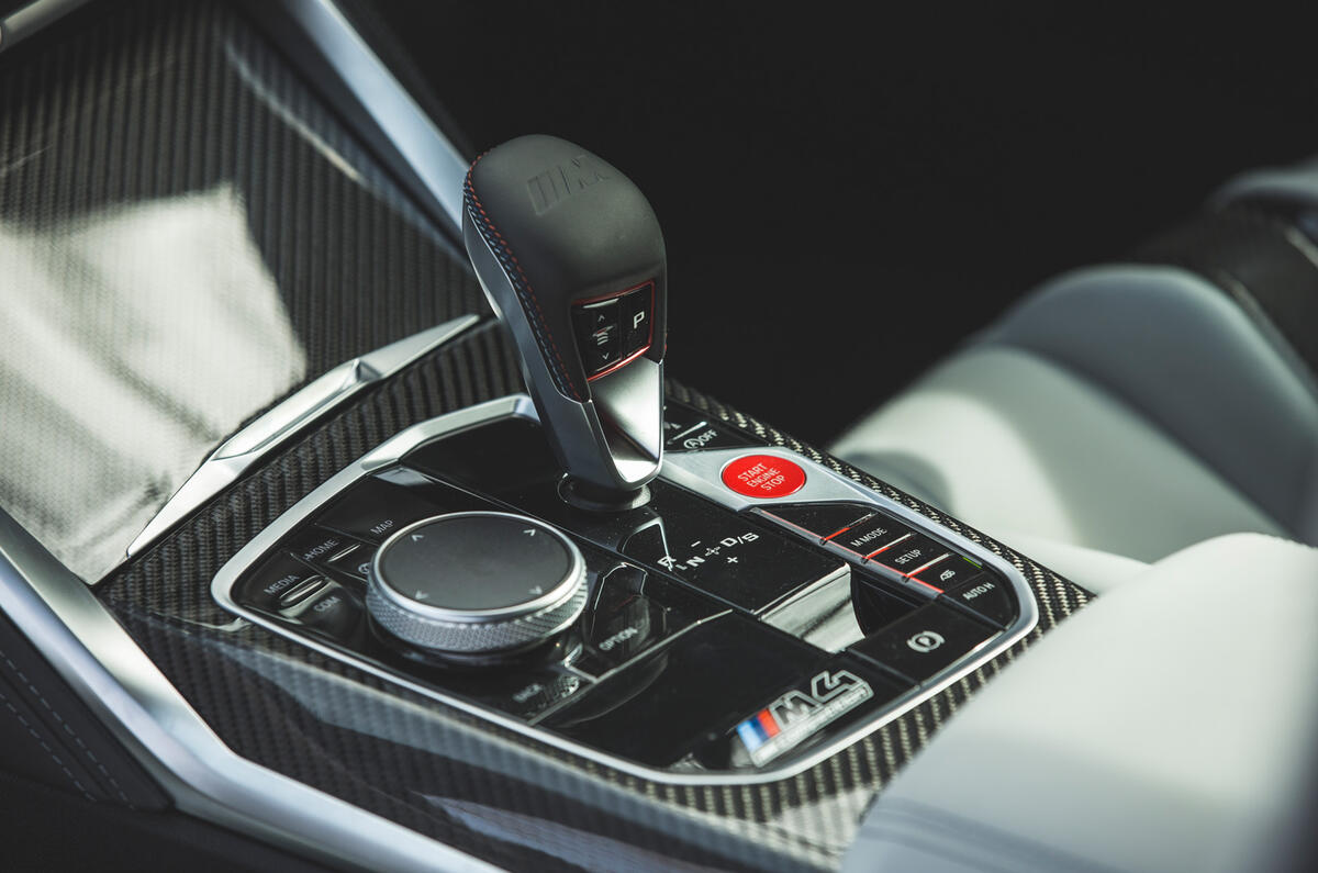 21 BMW M4 Competition 2021 RT centre console