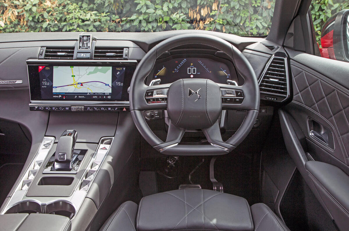 DS 7 Crossback 2018 road test review dashboard
