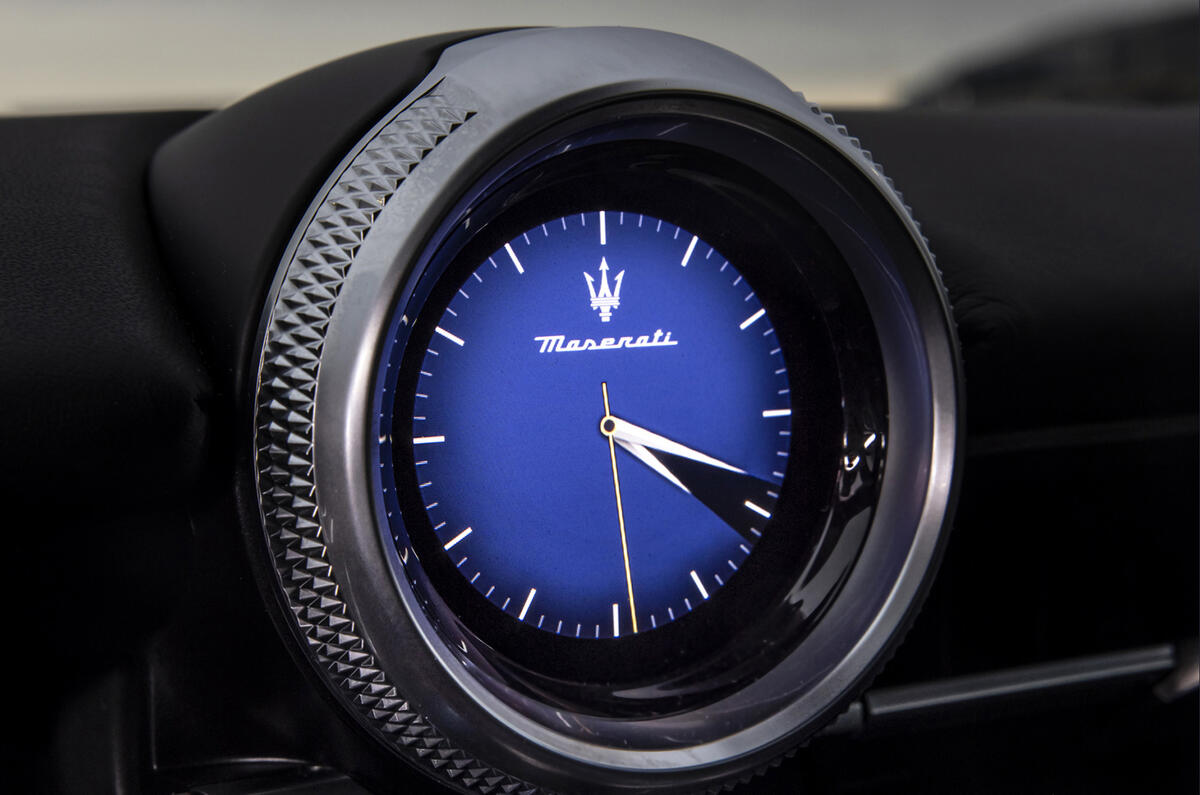 21 maserati granturismo trofeo uk review 2023 18 clock