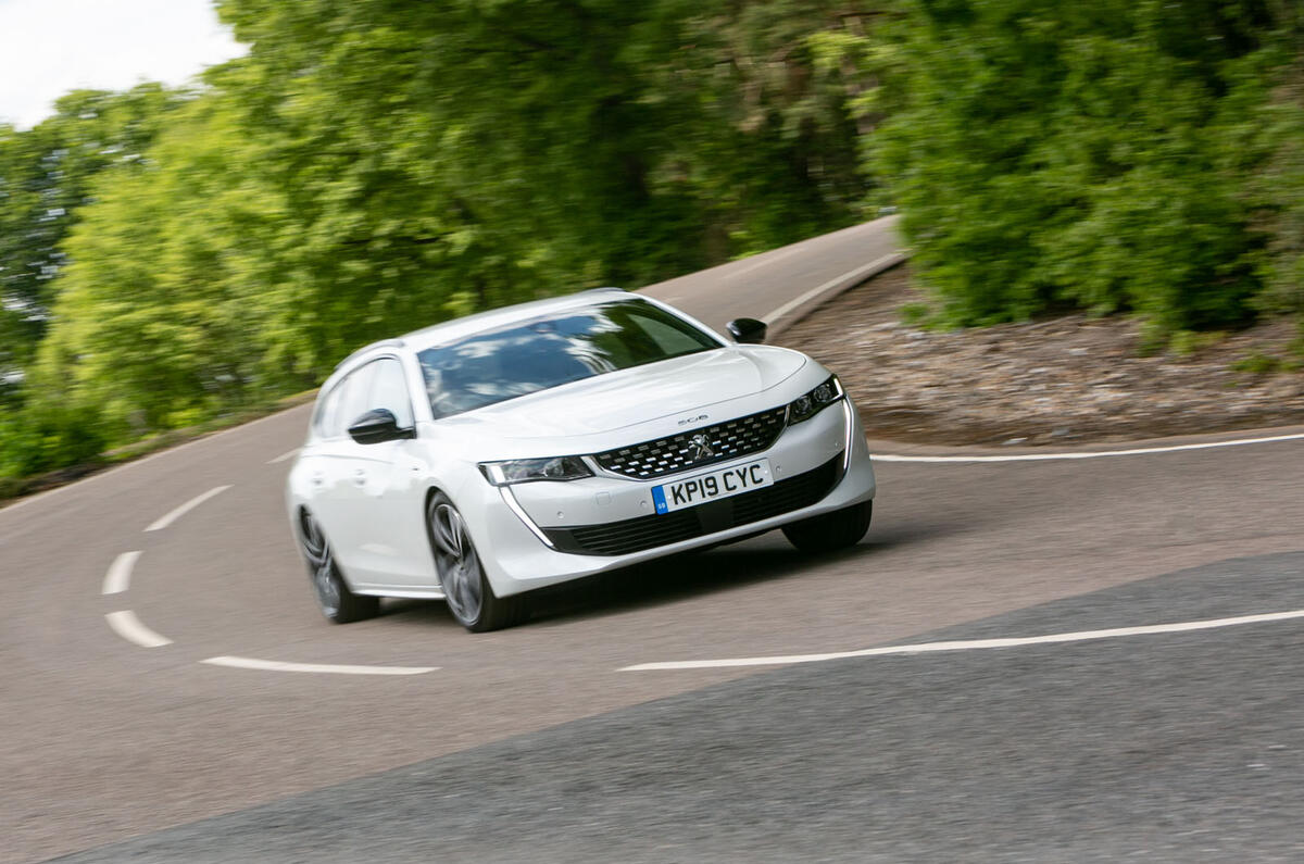 Peugeot 508 SW 2019 review - cornering front