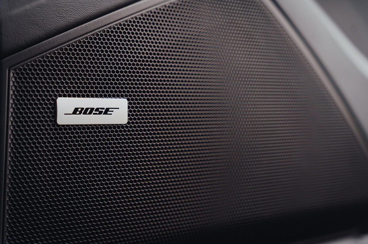 21 Porsche Cayenne Turbo GT speaker