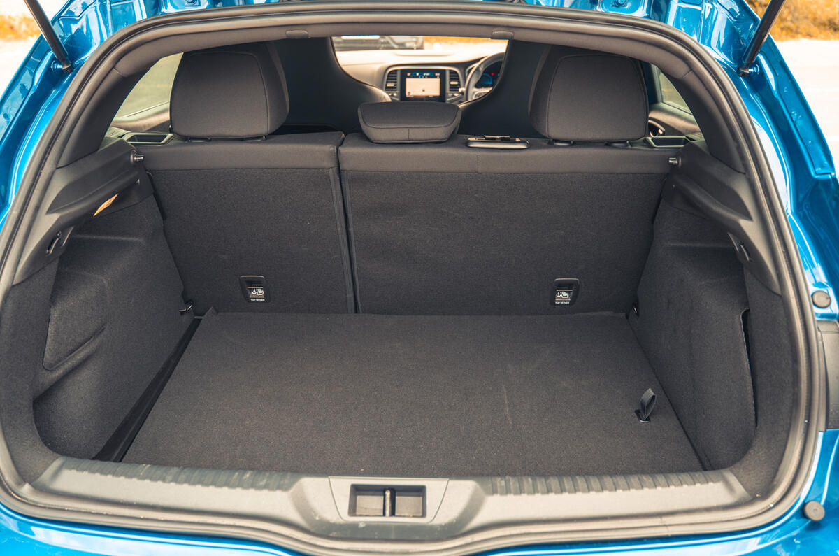 21 Renault Megane E Tech PHEV road test 2021 boot