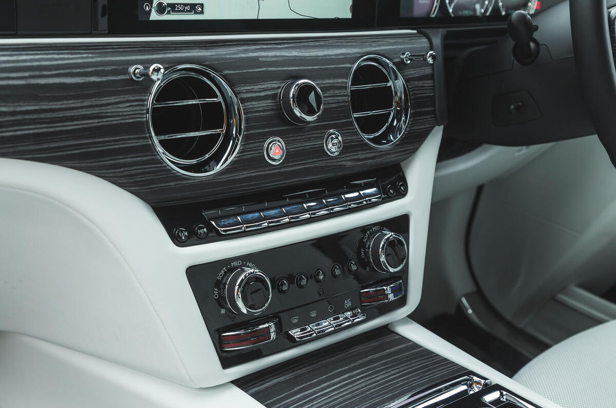 21 Rolls Royce Ghost 2021 road test review climate controls