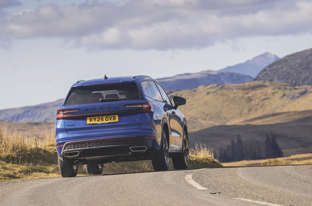 21 Skoda Kodiaq vrs 2025 Autocar review rear cornering 21 Skoda Kodiaq vrs 2025 Autocar review rear cornering