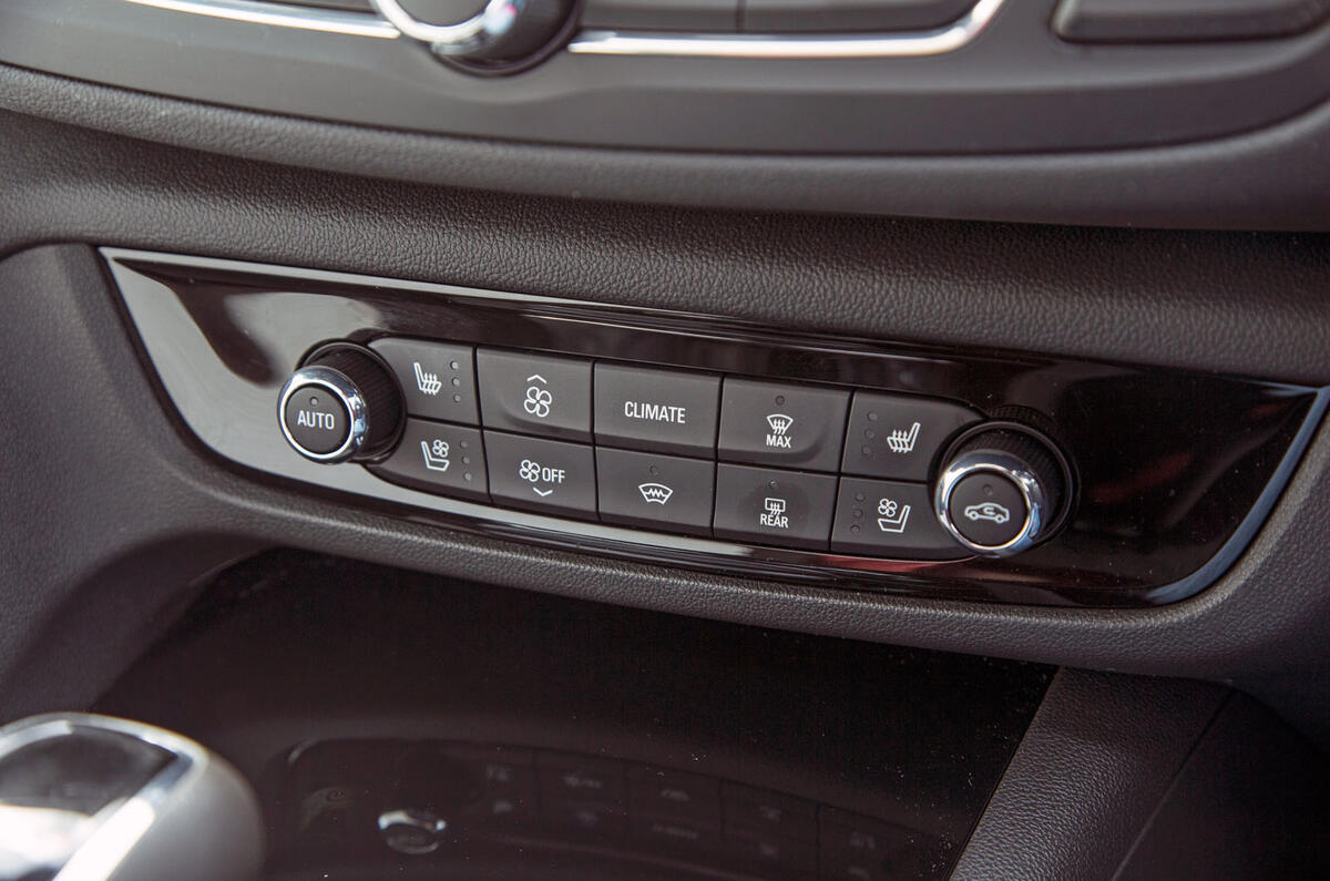 Vauxhall Insignia Sports Tourer GSI review climate control