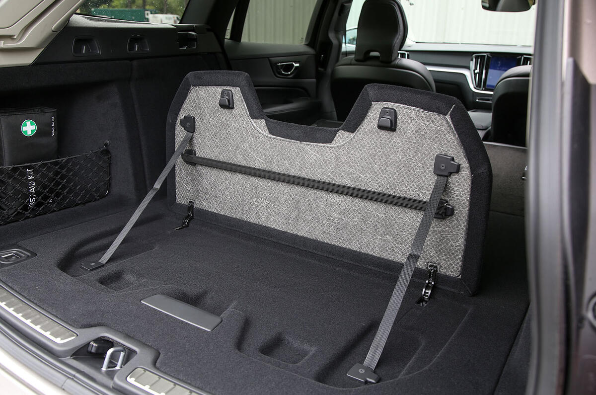 Volvo V60 2018 road test review boot divider