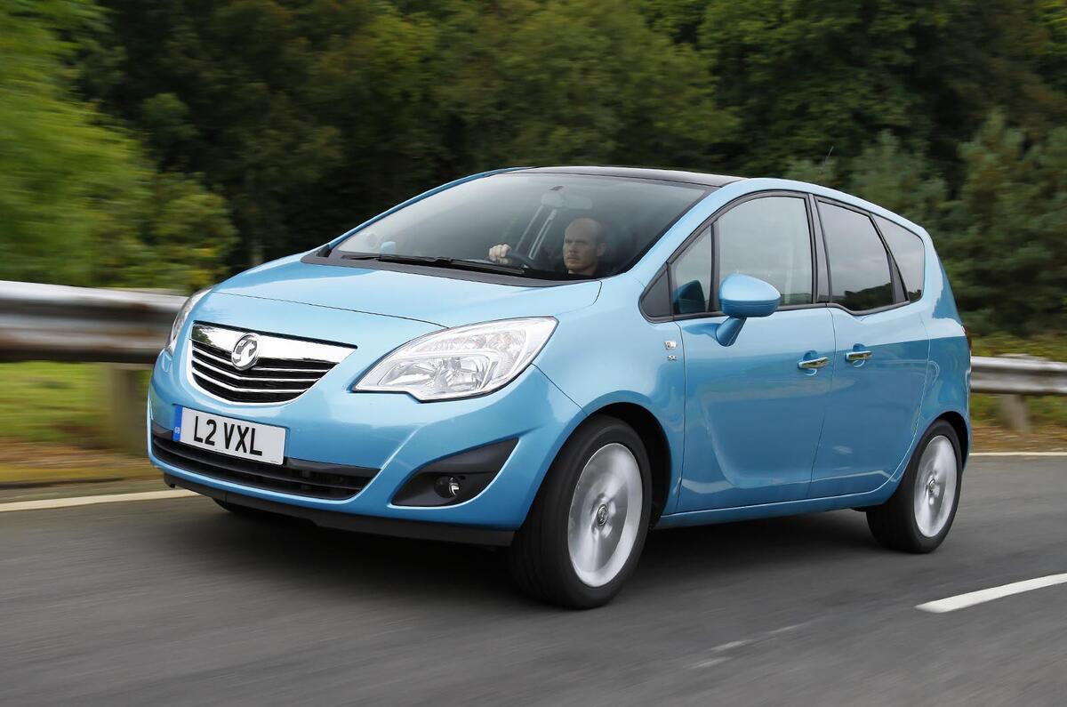 Nissan Leaf wins COTY 2011