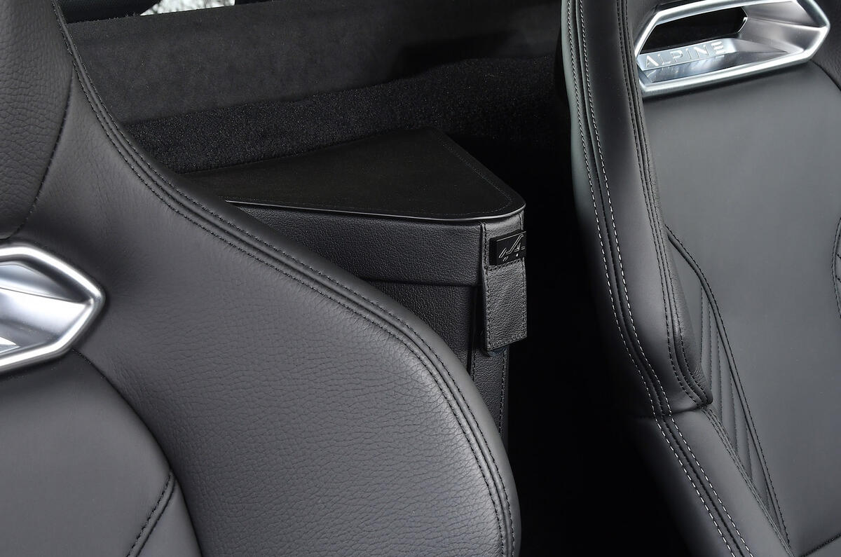 22 Alpine A110 Legende GT 2022 RT seat details