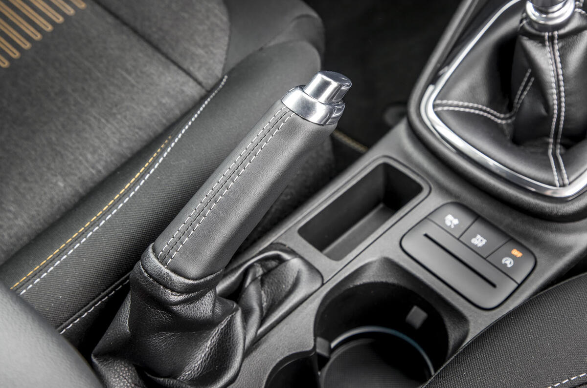 Ford Fiesta Active 2018 road test review centre console