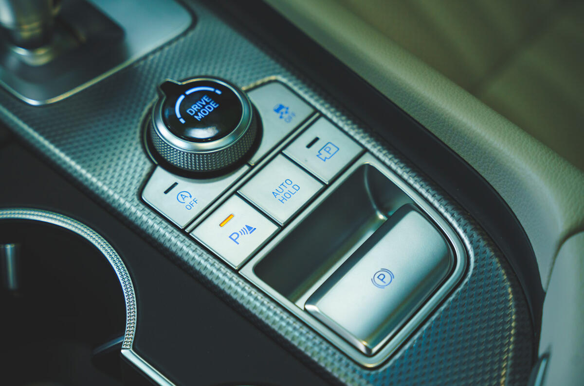 22 Genesis G70 2021 road test review driving mode dial