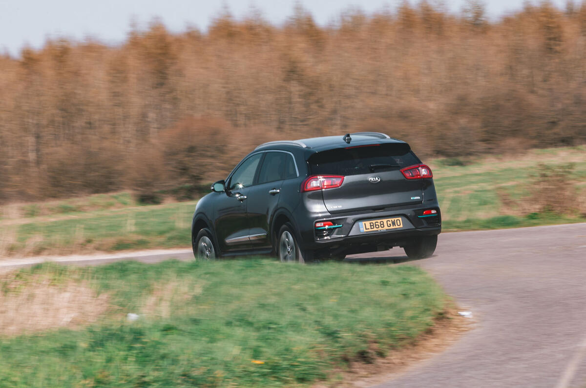 Kia e-Niro 2019 road test review - cornering rear