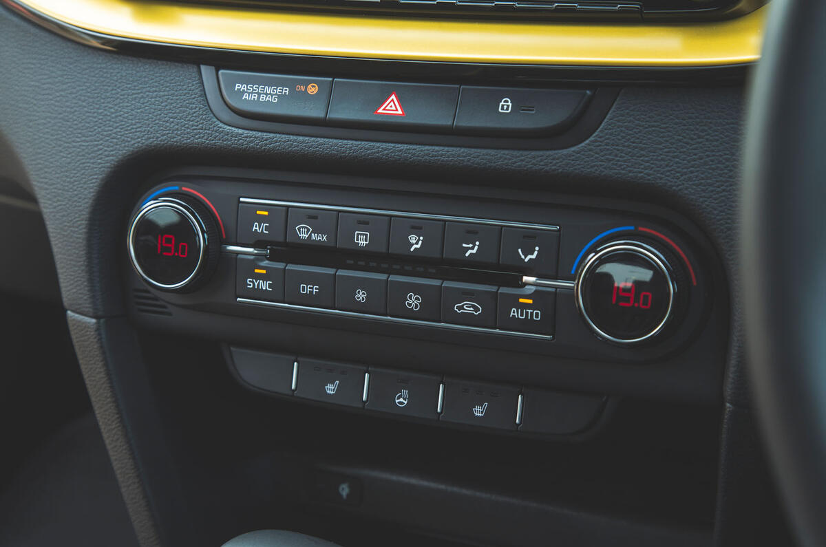 Kia Xceed 2019 road test review - climate controls