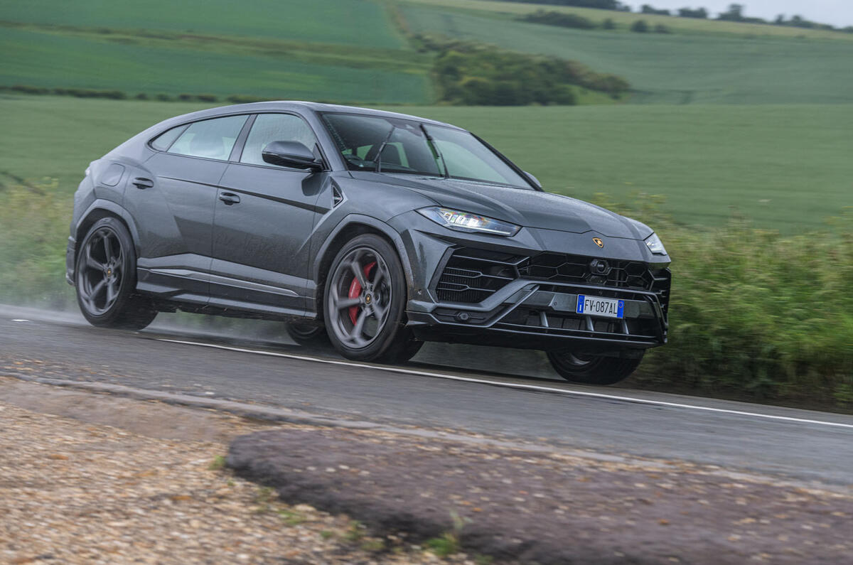 Lamborghini Urus 2019 road test review - on the road front