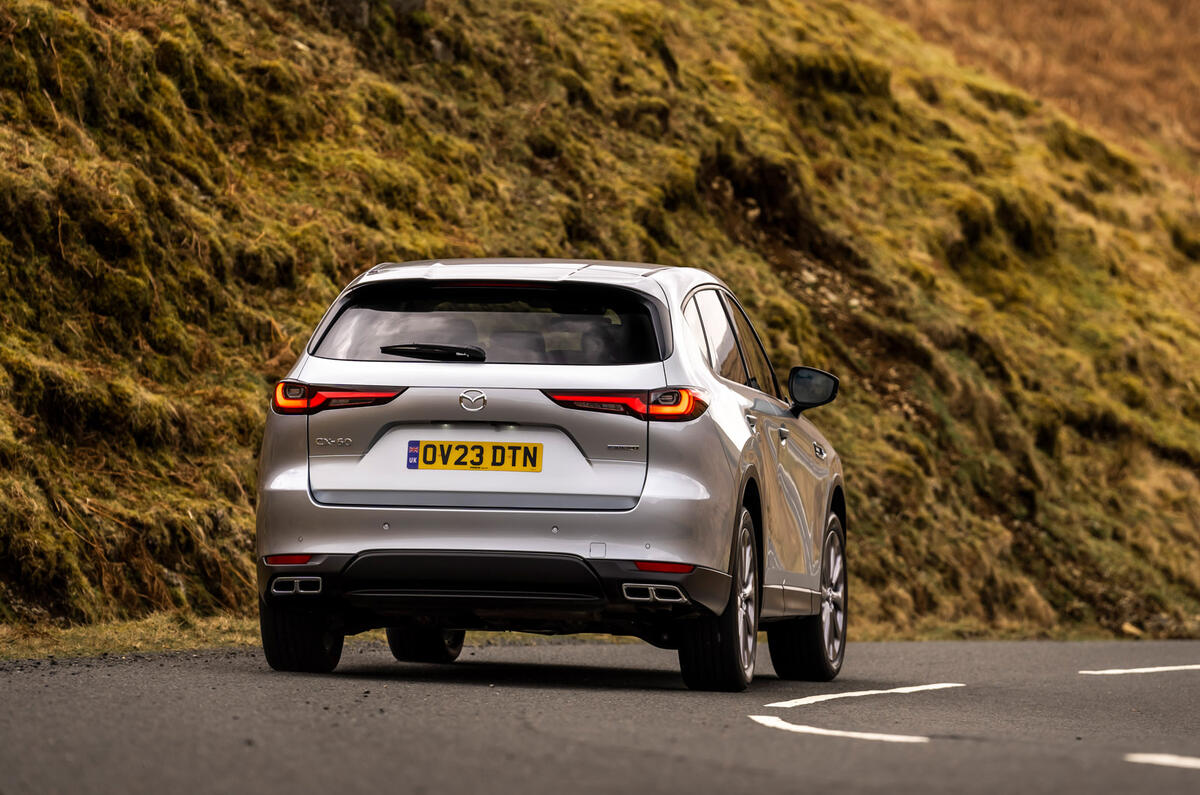 22 Mazda CX60 RT 2023 rear cornering