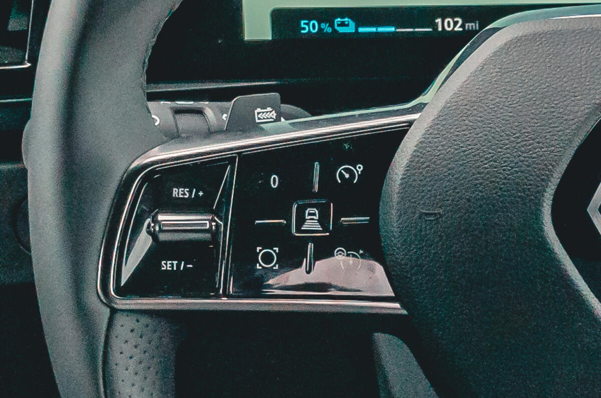 22 Renault Megane E Tech Electric RT 2022 assisted driving