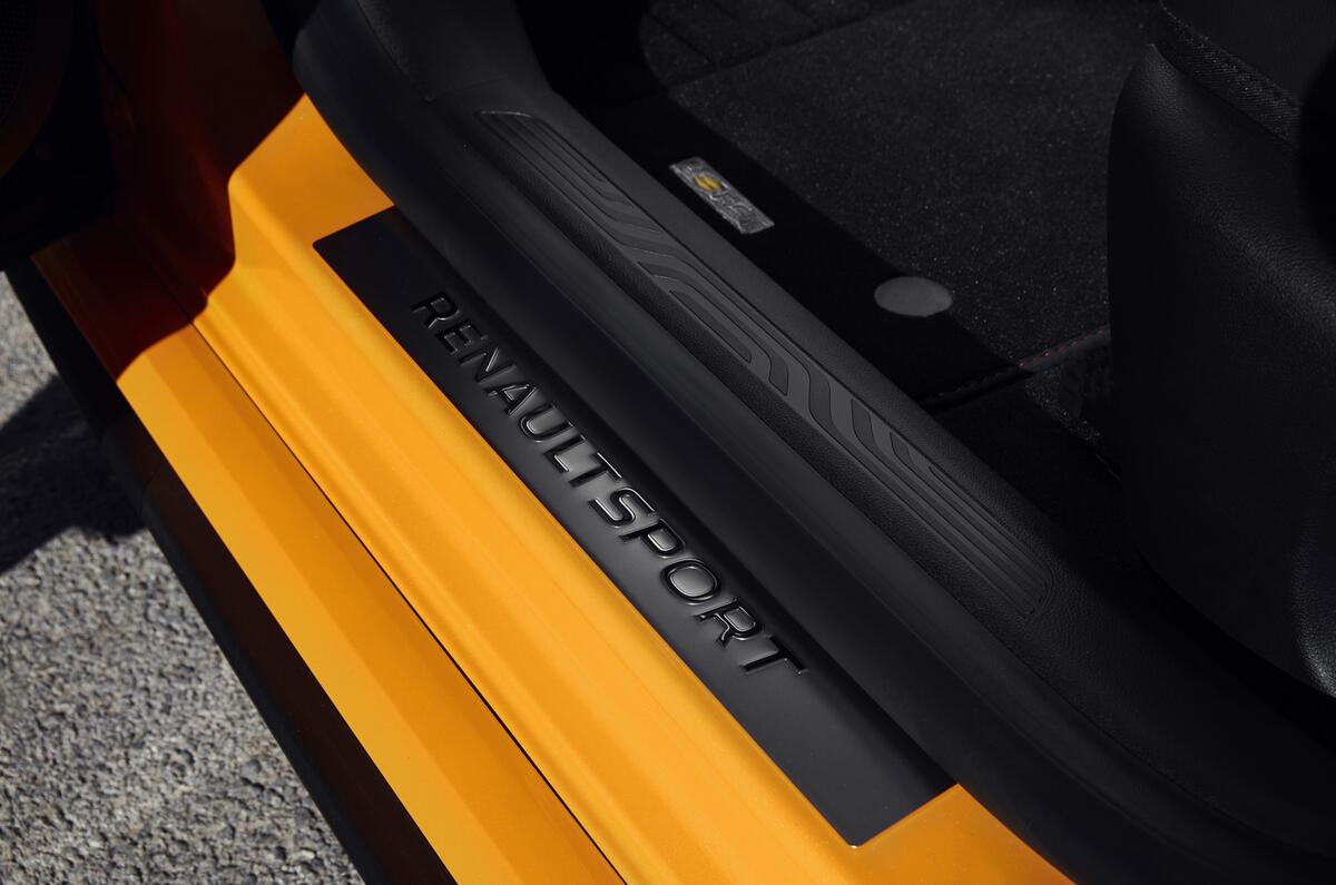 Renault Megane RS 280 2018 road test review kickplate