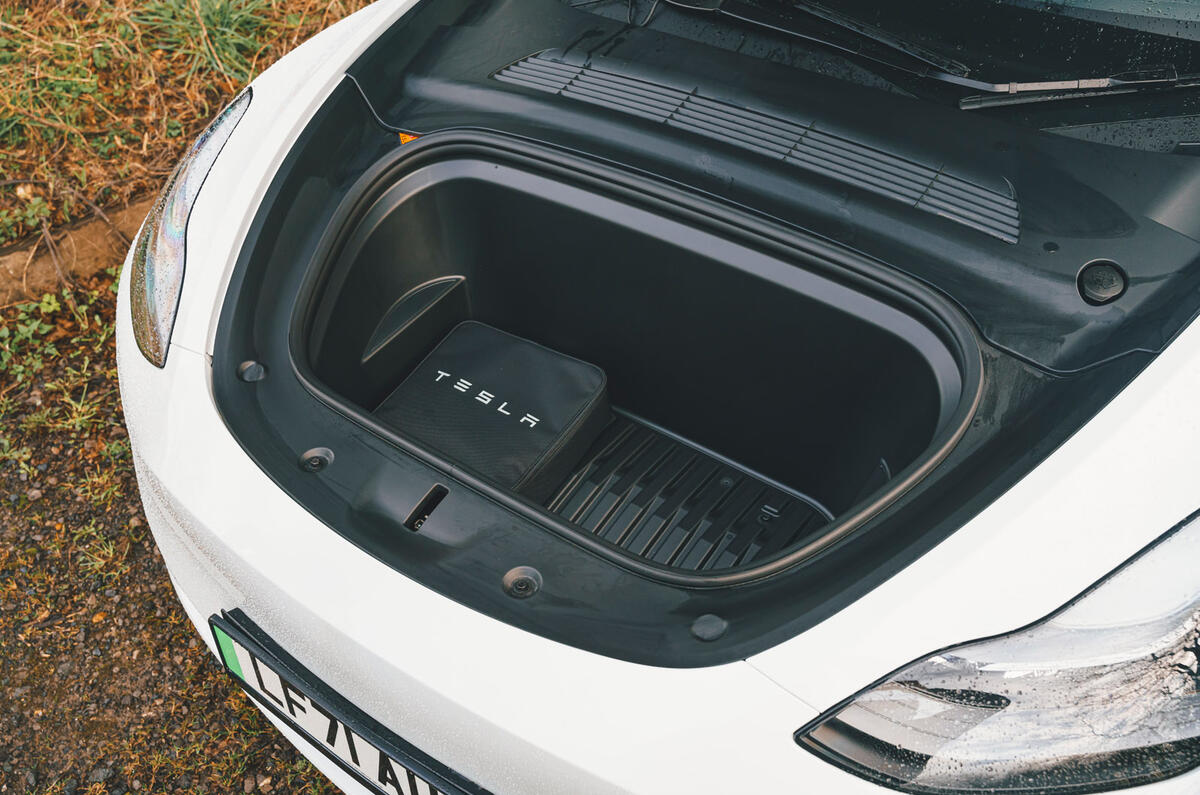 22 Tesla Model Y 2022 essai routier avis froot