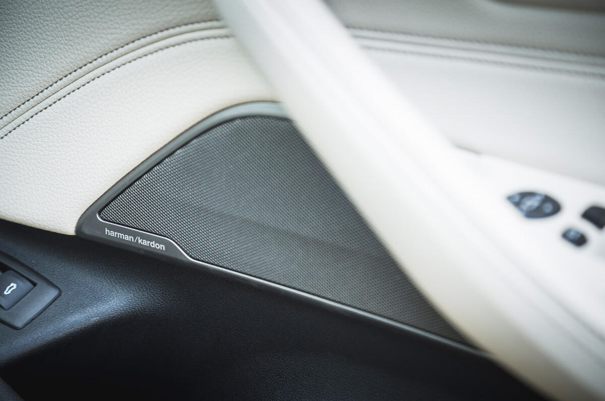 23 BMW 545e 2021 road test review speakers