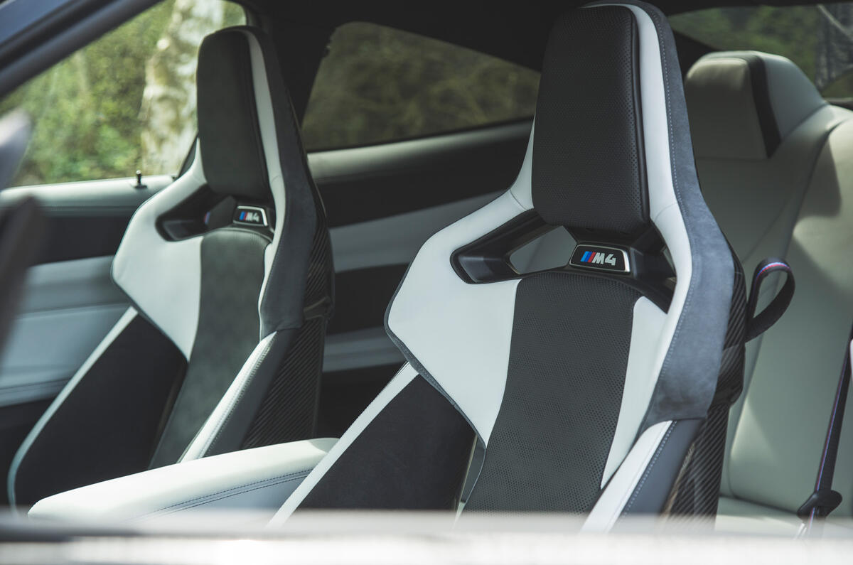 23 BMW M4 Competition 2021 RT front seats